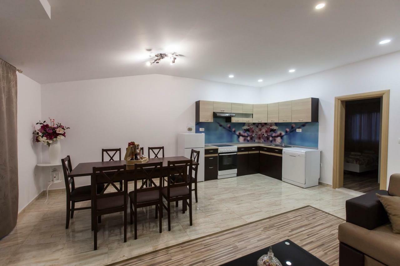 Apartment Dalmatia Kastela Dış mekan fotoğraf